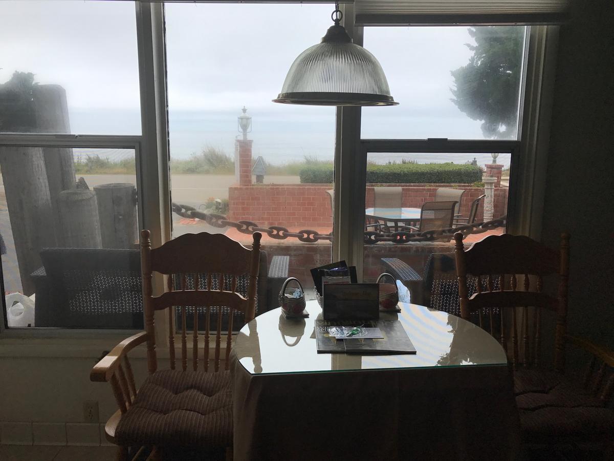 Captain'S Cove Inn Камбрия Екстериор снимка